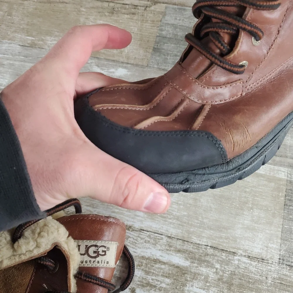 UGG Australia Kids Butte Boots Sz 5 Youth Brown Leather Shearling Waterproof